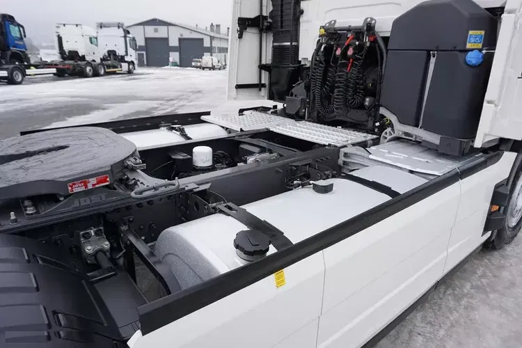 Volvo / FH / 460 / I – SAVE / XL / EURO 6 / ACC / I – COOL zdjęcie 14