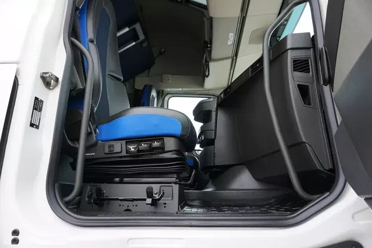 Volvo / FH / 460 / I – SAVE / XL / EURO 6 / ACC / I – COOL zdjęcie 37