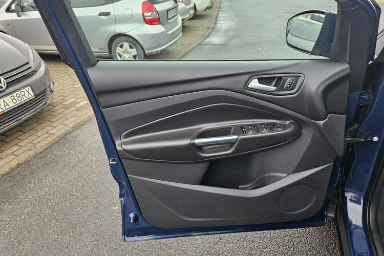 Ford Kuga 2,0 TDCI napęd 4x4 kamera skóry ładna zarejestrowana zdjęcie 12