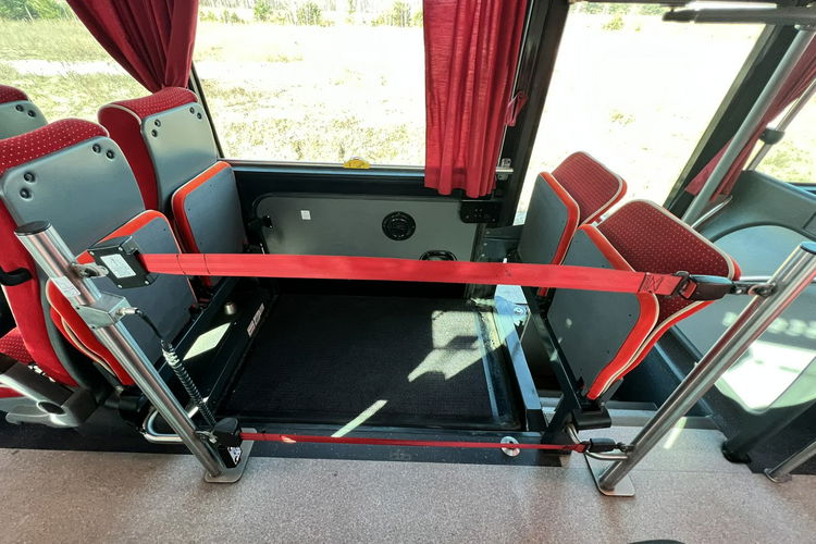 CARRIER A91164E3 , PODMIEJSKI , SZKOLNY AUTOBUS MAN CARRIER A91, szkolny 63 miejsc, Klima, Winda dla inwalidów zdjęcie 17