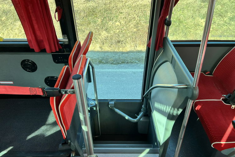 CARRIER A91164E3 , PODMIEJSKI , SZKOLNY AUTOBUS MAN CARRIER A91, szkolny 63 miejsc, Klima, Winda dla inwalidów zdjęcie 35