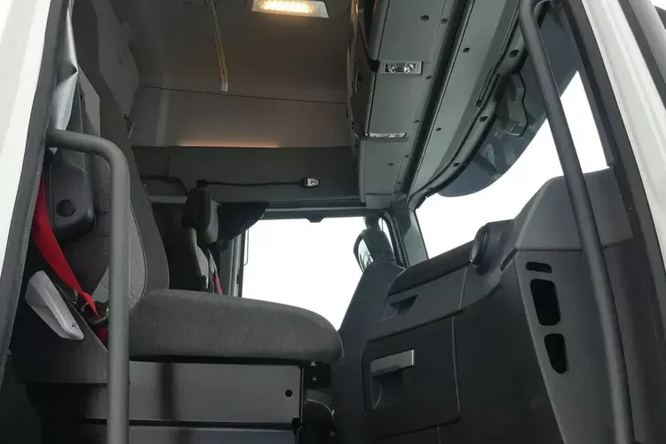 Renault T480 13L / EURO 6 / STANDARD / IDEALNY STAN / LIFT / zdjęcie 23