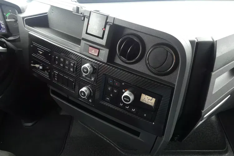 Renault T480 13L / EURO 6 / STANDARD / IDEALNY STAN / LIFT / zdjęcie 28