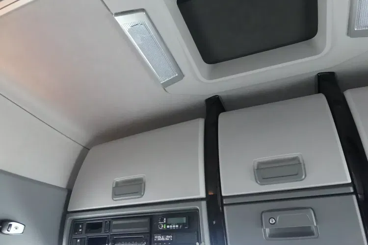 Renault T480 13L / EURO 6 / STANDARD / IDEALNY STAN / LIFT / zdjęcie 31