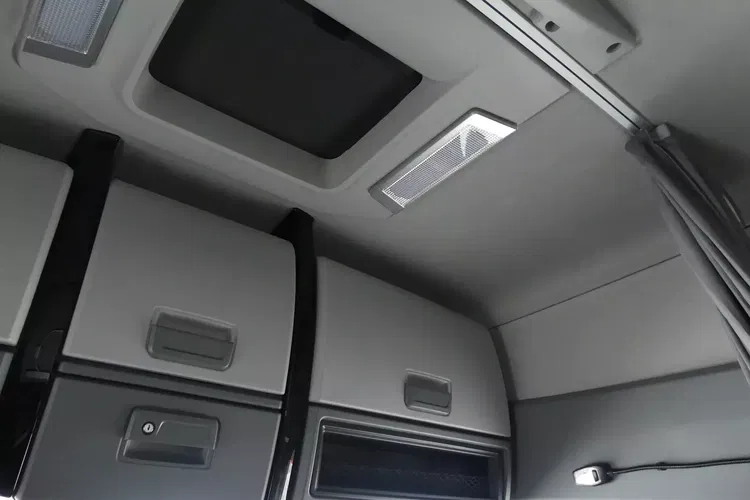 Renault T480 13L / EURO 6 / STANDARD / IDEALNY STAN / LIFT / zdjęcie 32