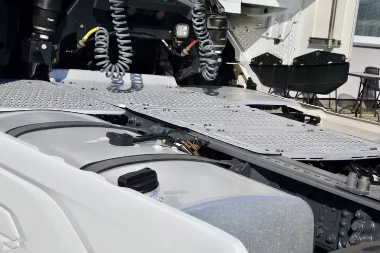 DAF XG 480 / ZF INTARDER / KLIMA POST. / OBROTOWY FOTEL / BOGATA WERSJA zdjęcie 18