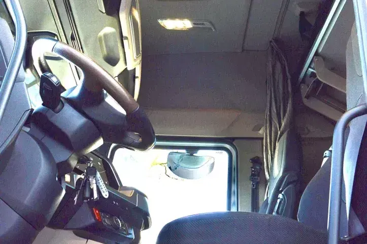 DAF XG 480 / ZF INTARDER / KLIMA POST. / OBROTOWY FOTEL / BOGATA WERSJA zdjęcie 28