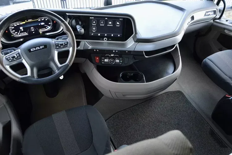 DAF XG 480 / ZF INTARDER / KLIMA POST. / OBROTOWY FOTEL / BOGATA WERSJA zdjęcie 32