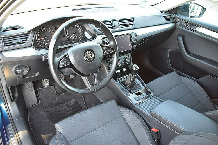 Skoda Superb 1.6Tdi 120Km Led Navi Xenon Gwarancja zdjęcie 5