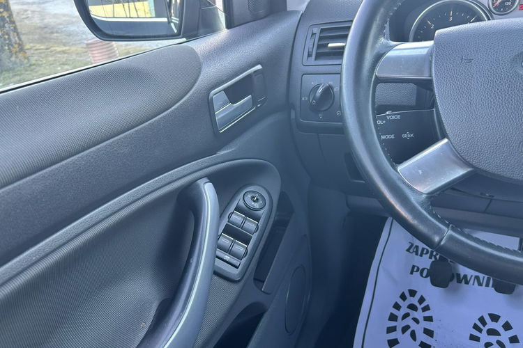 Ford Kuga zdjęcie 13