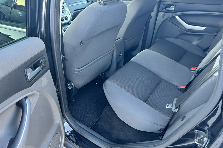 Ford Kuga zdjęcie 14