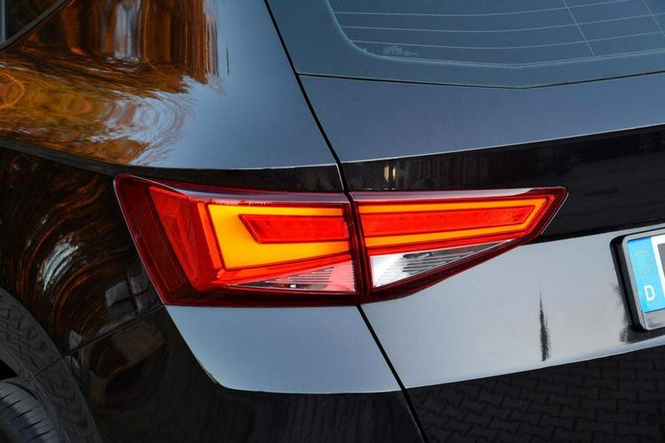 Seat Ateca Led Duża Navi El. Klapa bagażnika Front Assist Parktronic Alu17 zdjęcie 14