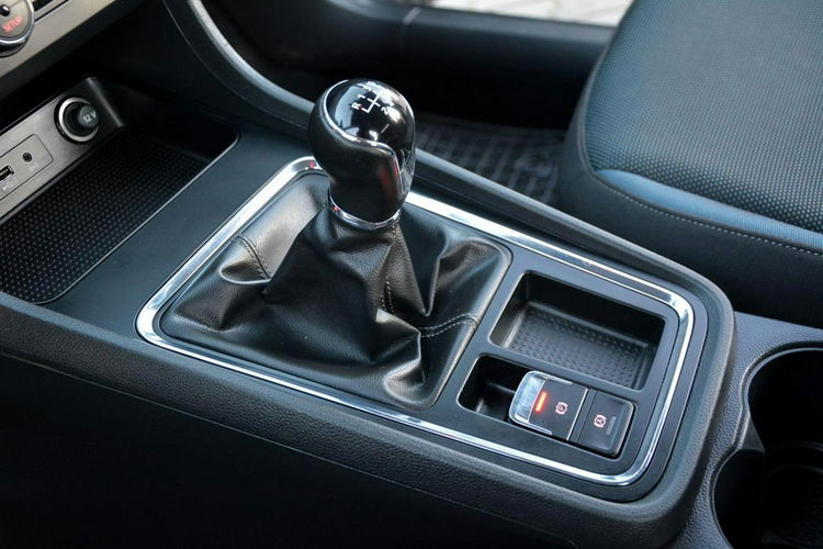 Seat Ateca Led Duża Navi El. Klapa bagażnika Front Assist Parktronic Alu17 zdjęcie 33