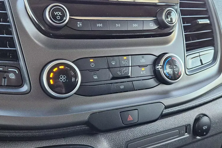 Ford transit-custom L2H1 99999zł NETTO Brygadówka 6 osób 2.0TdCi/131KM zdjęcie 30