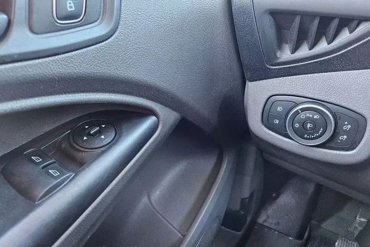 Ford transit-connect Long 46999zł NETTO 1.5TdCi/120KM zdjęcie 19