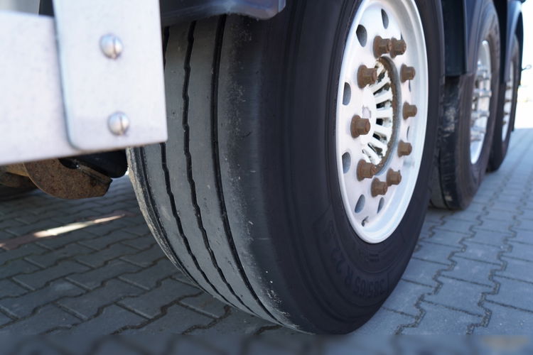 Feldbinder / CEMENTONACZEPA / 3 KOMORY / 37 000 L / SILOS / DO MATERIAŁÓW SYPKICH / OŚ PODNOSZONA / SAF / ALUFELGI zdjęcie 14