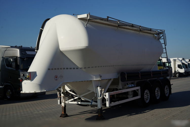 Feldbinder / CEMENTONACZEPA / 3 KOMORY / 37 000 L / SILOS / DO MATERIAŁÓW SYPKICH / OŚ PODNOSZONA / SAF / ALUFELGI zdjęcie 3