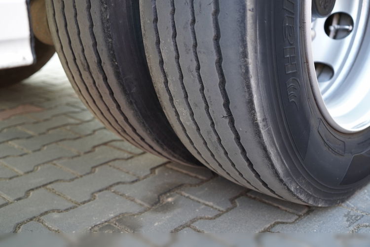 Fruehauf / Burto firanka / 1 OŚ / SKRĘTNA / 9.8M DŁUGOŚĆ / WINDA ZAŁADOWCZA 2 Tony zdjęcie 23