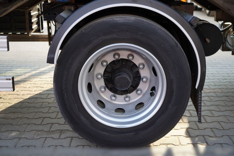 Fruehauf / Burto firanka / 1 OŚ / SKRĘTNA / 9.8M DŁUGOŚĆ / WINDA ZAŁADOWCZA 2 Tony zdjęcie 24