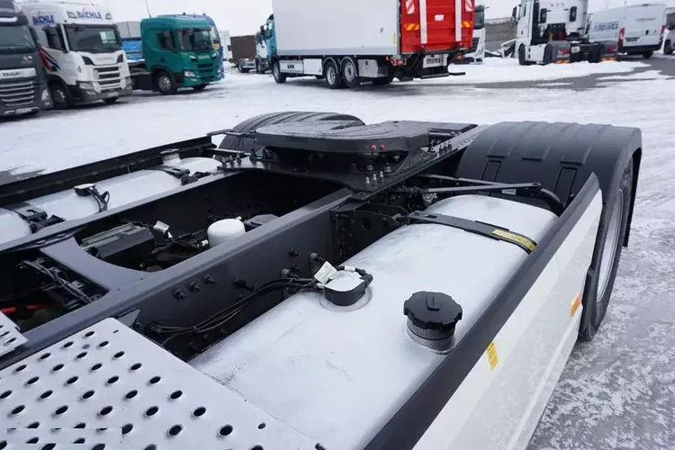 Volvo FH / 460 / I – SAVE / XL / EURO 6 / ACC / I – COOL zdjęcie 37