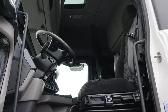 Scania S 500 / E 6 / ACC / PUSHER / RETARDER / I -COOL / OŚ SKRĘTNA / DMC 50 000 KG zdjęcie 7