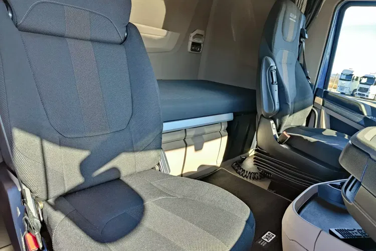 DAF XG 480 / EURO 6 / TV / BOGATE WYPOSAŻENIE / AUTOMAT / zdjęcie 28