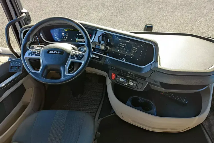 DAF XG 480 / EURO 6 / TV / BOGATE WYPOSAŻENIE / AUTOMAT / zdjęcie 33