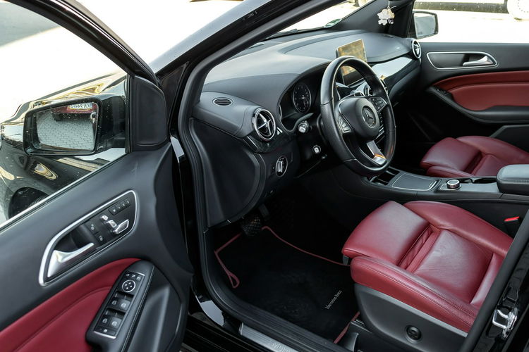 Mercedes B 180 1.6_Benzyna_120KM_87500 km_Automat zdjęcie 11