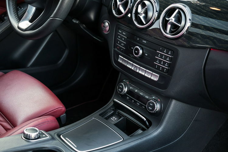 Mercedes B 180 1.6_Benzyna_120KM_87500 km_Automat zdjęcie 15