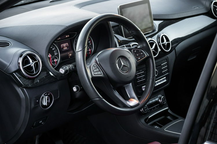 Mercedes B 180 1.6_Benzyna_120KM_87500 km_Automat zdjęcie 16