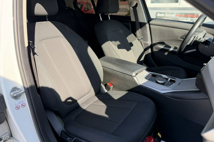 BMW 318 Salon Polska, Gwarancja, Super Stan, Bezwypadkowy, PoLift zdjęcie 32