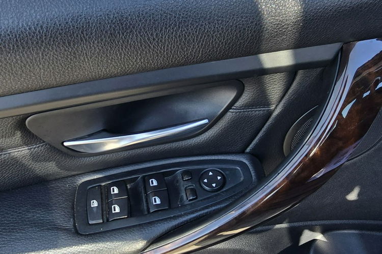 BMW 328 2.0Benz Automat, XDrive.Skóry.Navi.Kam.Cof.Szyberdach.Xenony. zdjęcie 11