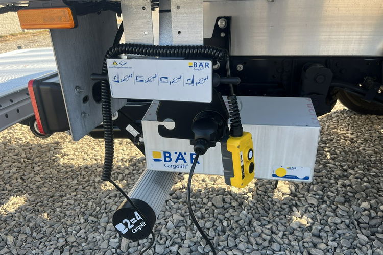 Iveco Daily 35S18 Hi-Matic 3.0/180KM B.A.R._750kg Chłodnia -20/+30 C + Sieć_230V zdjęcie 10