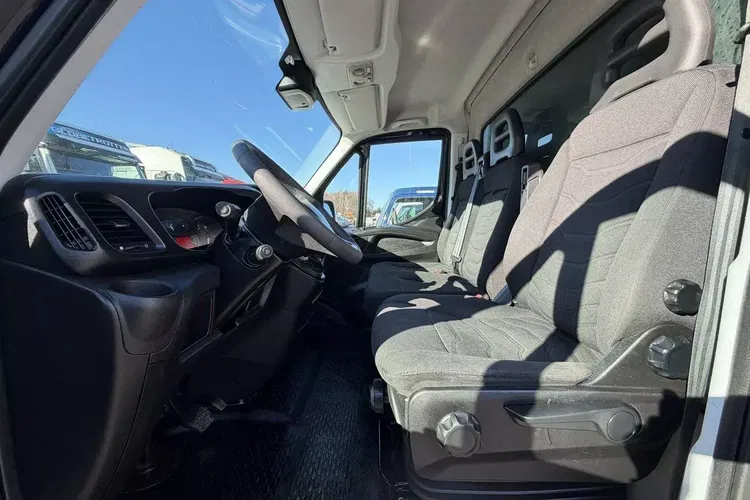Iveco Daily 35C13 zdjęcie 19
