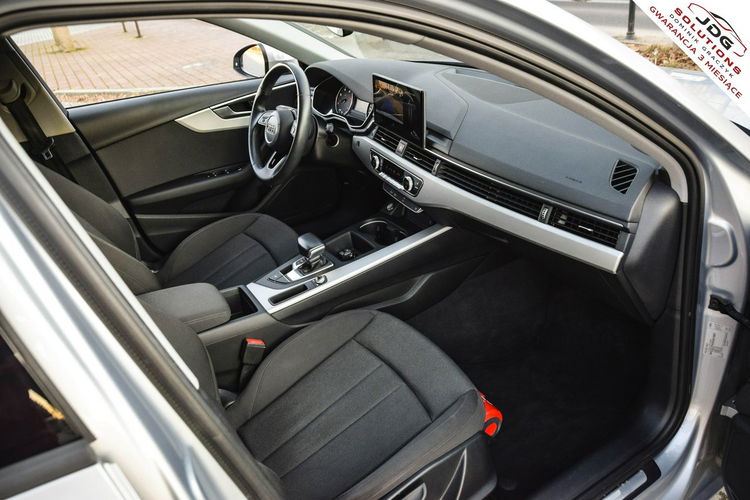 Audi A4 Z polskiego salonu Serwis ASO Bezwypadkowy - Faktura VAT zdjęcie 29