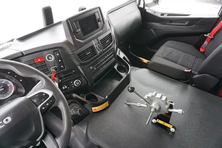 Iveco X-WAY / 400 / E 6 / BETONOMIESZARKA 9 M3 / 8 X 4 / zdjęcie 9