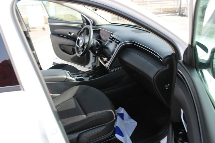 Hyundai Tucson 2WD 48V 150KM Smart Salon PL netto 77 560PLN zdjęcie 30