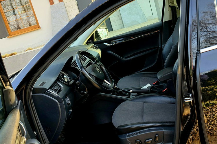 Skoda Octavia 1.6 TDi 115KM STYLE / I-właściciel / Serwisowana w ASO zdjęcie 22