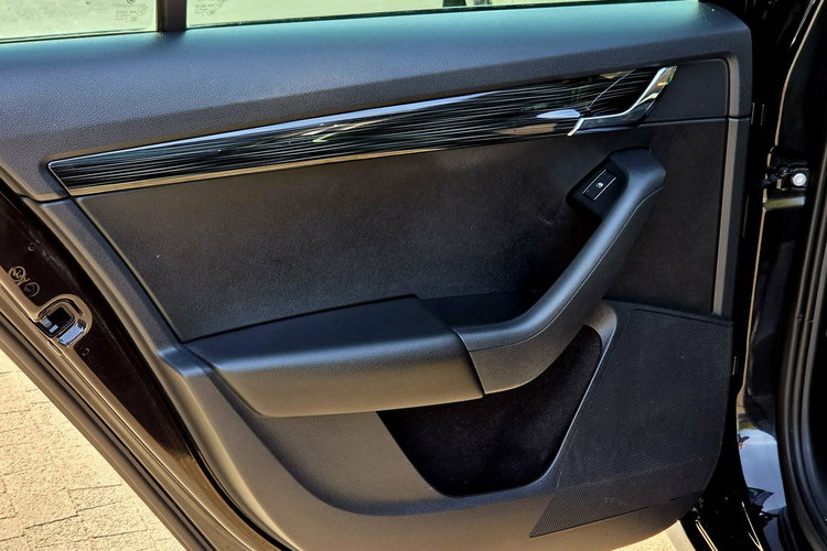 Skoda Octavia 1.6 TDi 115KM STYLE / I-właściciel / Serwisowana w ASO zdjęcie 26