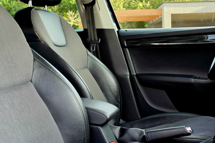 Skoda Octavia 1.6 TDi 115KM STYLE / I-właściciel / Serwisowana w ASO zdjęcie 33