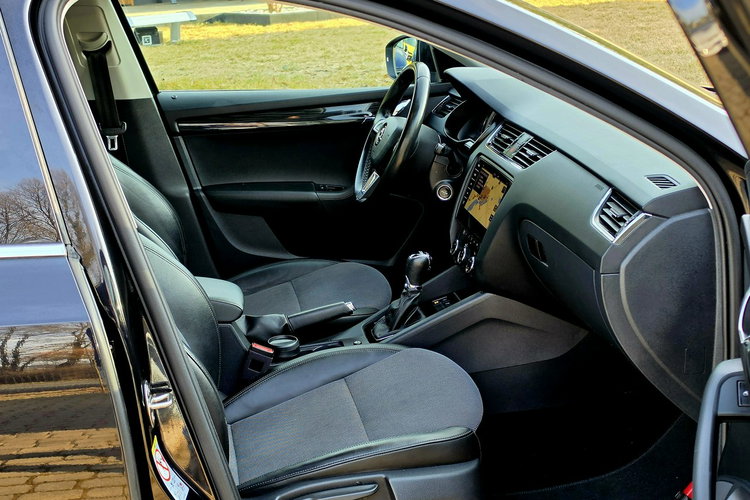 Skoda Octavia 1.6 TDi 115KM STYLE / I-właściciel / Serwisowana w ASO zdjęcie 6