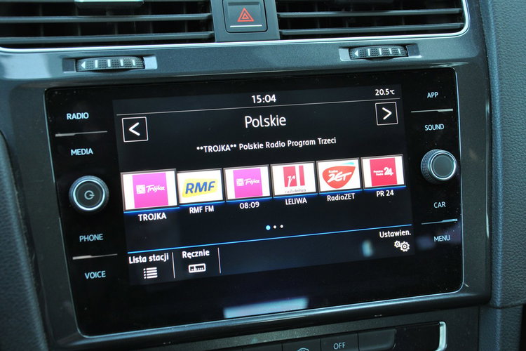 Volkswagen Golf 1.0B 85KM Manual 5-G SalonPL 1wł AppConnect Ledy CzujnikiPark zdjęcie 15