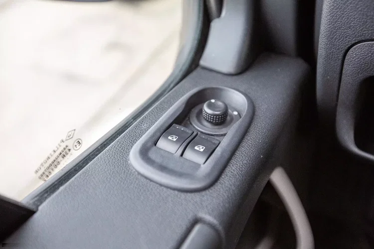 Renault Master 2.3 KONTENER MEBLOWÓZ Silnik 1-turbo zdjęcie 14