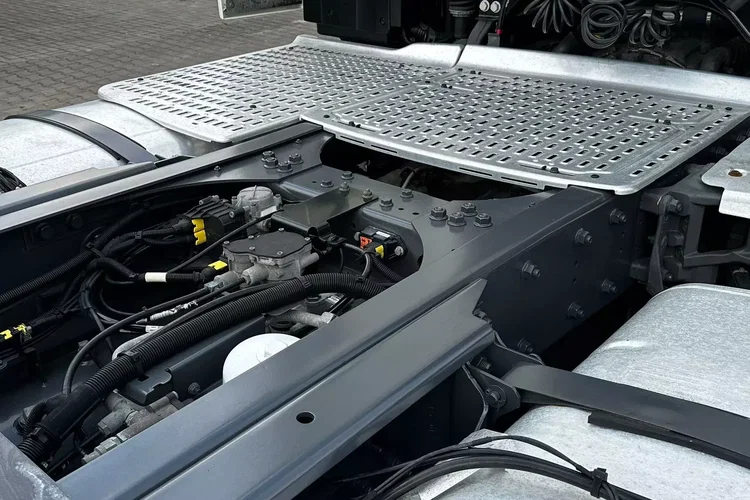 DAF XF 106.480 / SC / E6 / STANDARD / RETARDER / SPROWADZONY / DUŻY WYBÓR zdjęcie 32