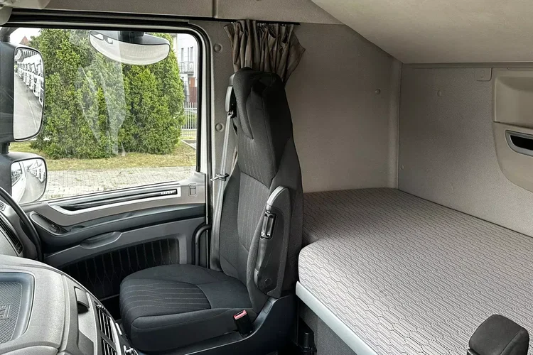 DAF XF 106.480 / SC / E6 / STANDARD / RETARDER / SPROWADZONY / DUŻY WYBÓR zdjęcie 39