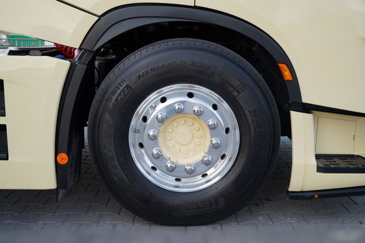 Iveco S-WAY / 570 / RETARDER / KLIMATYZACJA POSTOJOWA / CAŁA NA PODUSZKACH / OPONY 100% / ALUFELGI / SKÓRY / zdjęcie 19