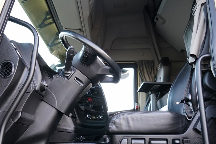 Iveco S-WAY / 570 / RETARDER / KLIMATYZACJA POSTOJOWA / CAŁA NA PODUSZKACH / OPONY 100% / ALUFELGI / SKÓRY / zdjęcie 23