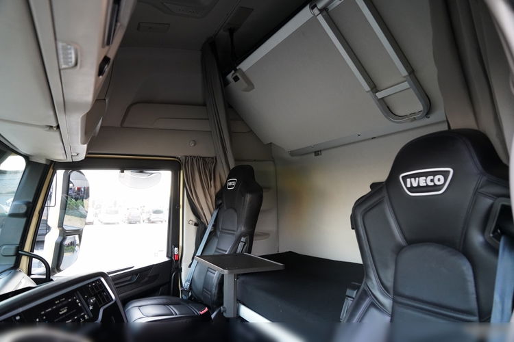 Iveco S-WAY / 570 / RETARDER / KLIMATYZACJA POSTOJOWA / CAŁA NA PODUSZKACH / OPONY 100% / ALUFELGI / SKÓRY / zdjęcie 26
