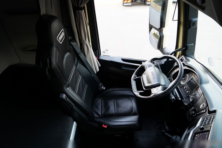 Iveco S-WAY / 570 / RETARDER / KLIMATYZACJA POSTOJOWA / CAŁA NA PODUSZKACH / OPONY 100% / ALUFELGI / SKÓRY / zdjęcie 28