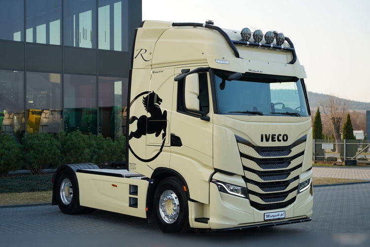 Iveco S-WAY / 570 / RETARDER / KLIMATYZACJA POSTOJOWA / CAŁA NA PODUSZKACH / OPONY 100% / ALUFELGI / SKÓRY / zdjęcie 2